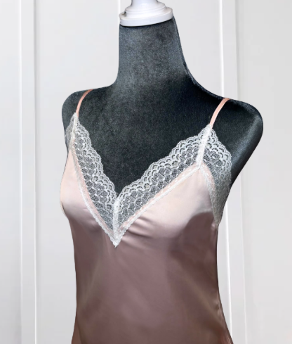 model free dainty lace chemise in blush with white lace trim close up on front